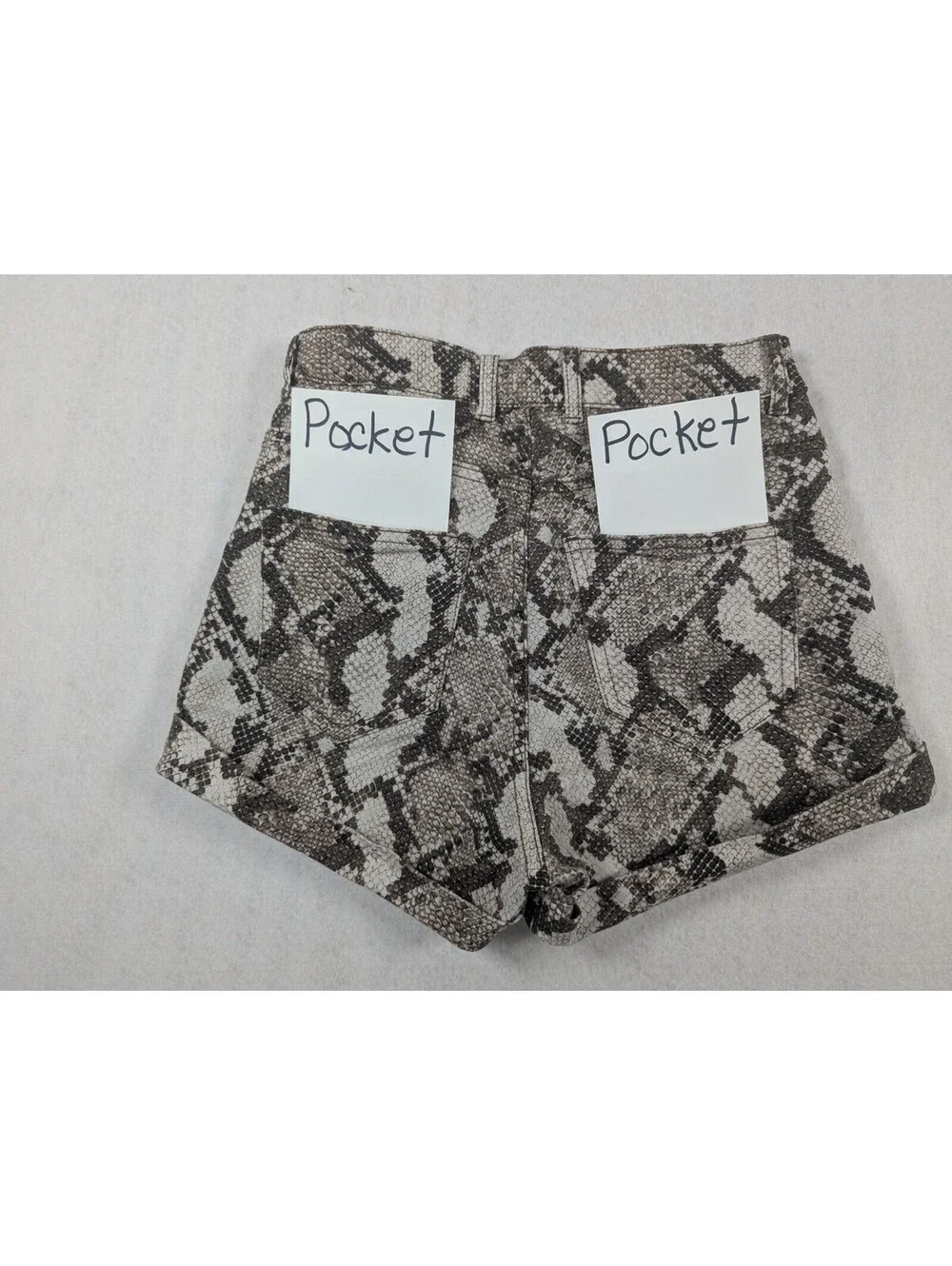 NYL New York Laundry Denim - Juniors Snake Print Shorts - RN#63619 - Size: 5